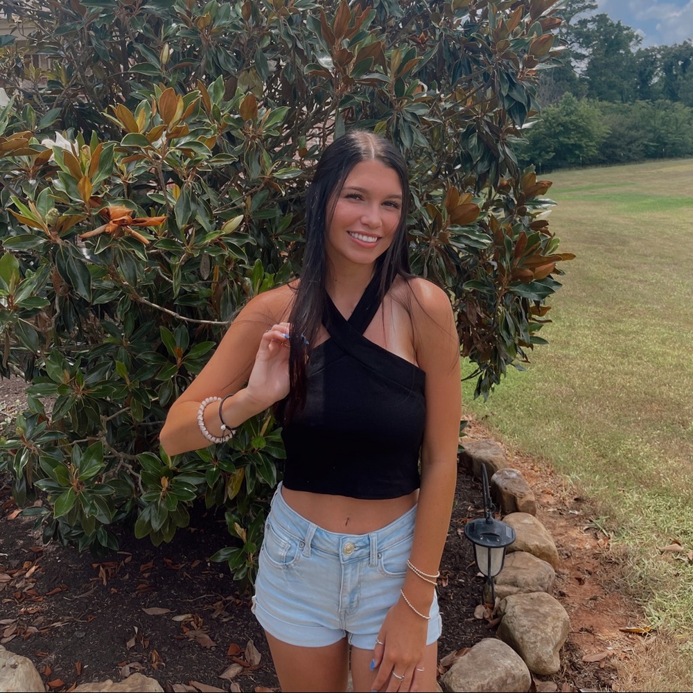 Meet your Posher, Alli